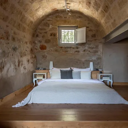 Vila Casa Antica Lévktron